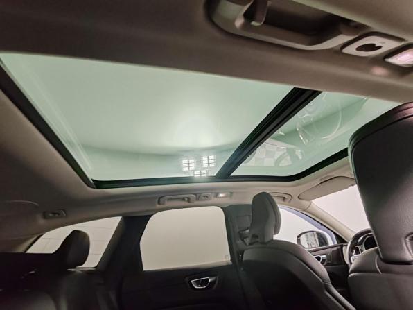 Volvo XC60 II Рестайлинг с пробегом 2022 года, цена 4 949 000 рублей, 60584 км, внедорожник, Автокод Объявления