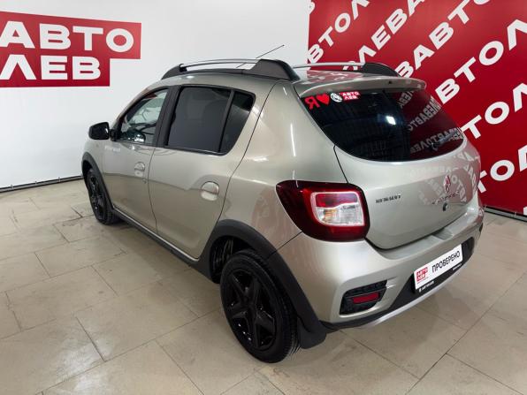 Renault Sandero II с пробегом 2018 года, цена 930 000 рублей, 121316 км, хэтчбек, Автокод Объявления