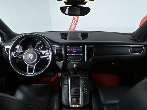 Porsche Macan I с пробегом 2017 года, цена 3 060 000 рублей, 142000 км, внедорожник, Автокод Объявления