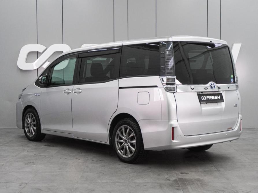 Toyota Voxy III (R80) Рестайлинг Воронеж  - изображение 2