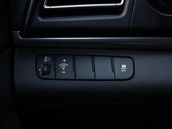 Hyundai Elantra VI (AD) Рестайлинг с пробегом 2019 года, цена 1 670 000 рублей, 132161 км, седан, Автокод Объявления