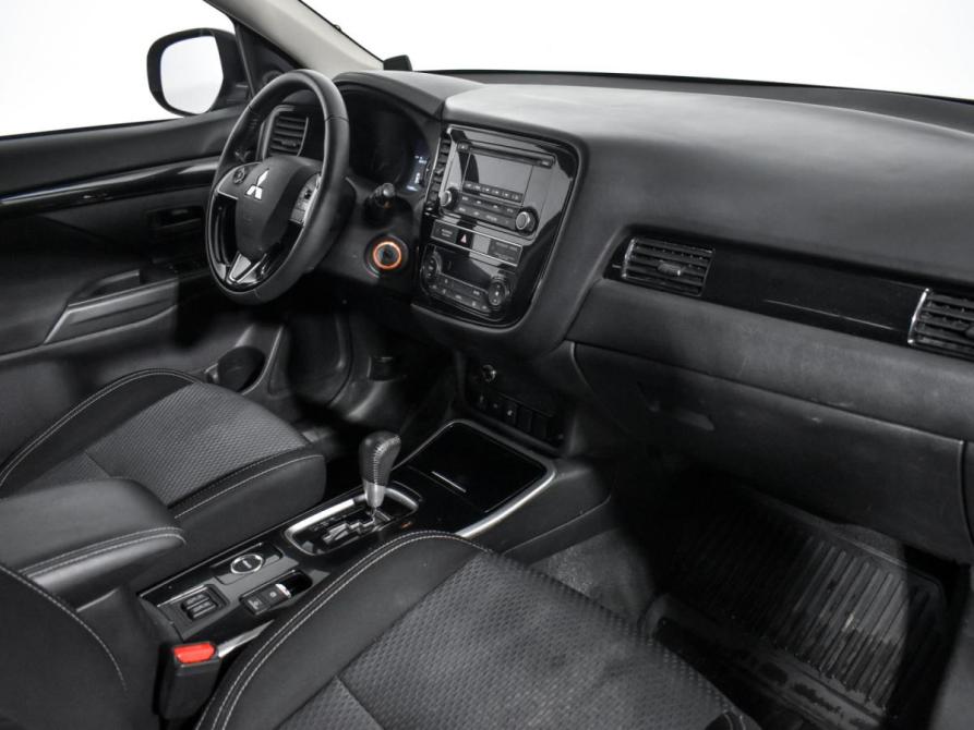 Mitsubishi Outlander III Рестайлинг 3 Санкт-Петербург  - изображение 13
