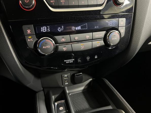 Nissan Qashqai II с пробегом 2015 года, цена 1 717 000 рублей, 57598 км, внедорожник, Автокод Объявления