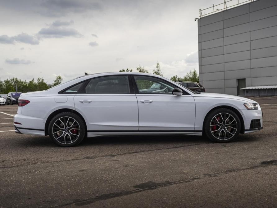 Audi S8 IV (D5) Москва  - изображение 8