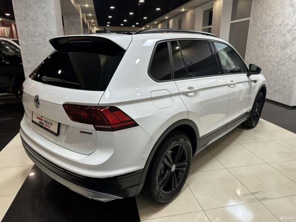 Volkswagen Tiguan II с пробегом 2020 года, цена 2 695 000 рублей, 104045 км, внедорожник, Автокод Объявления