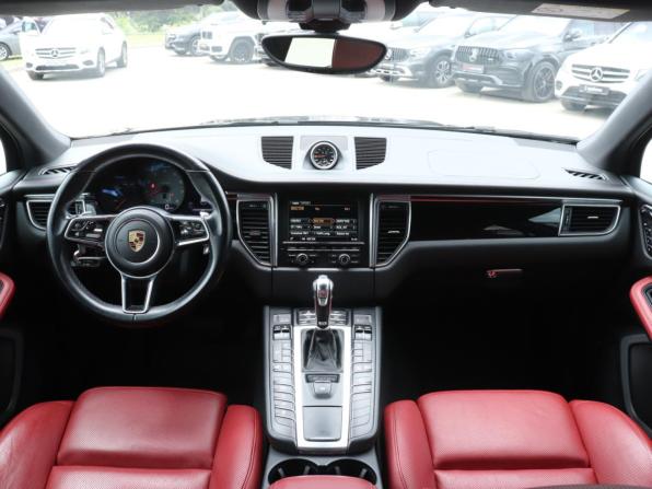 Porsche Macan I с пробегом 2015 года, цена 3 300 000 рублей, 109312 км, внедорожник, Автокод Объявления