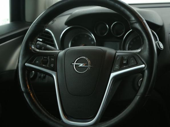Opel Mokka I с пробегом 2013 года, цена 845 000 рублей, 129500 км, внедорожник, Автокод Объявления