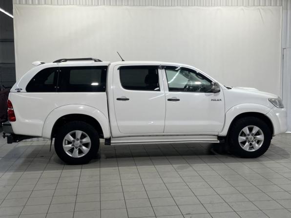 Toyota Hilux VII Рестайлинг с пробегом 2014 года, цена 2 365 000 рублей, 231247 км, offers.body_type.unknown, Автокод Объявления