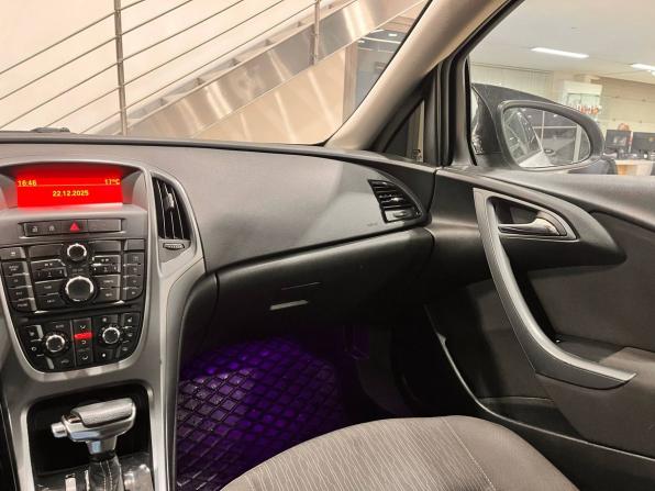 Opel Astra J Рестайлинг с пробегом 2013 года, цена 739 900 рублей, 182000 км, хэтчбек, Автокод Объявления