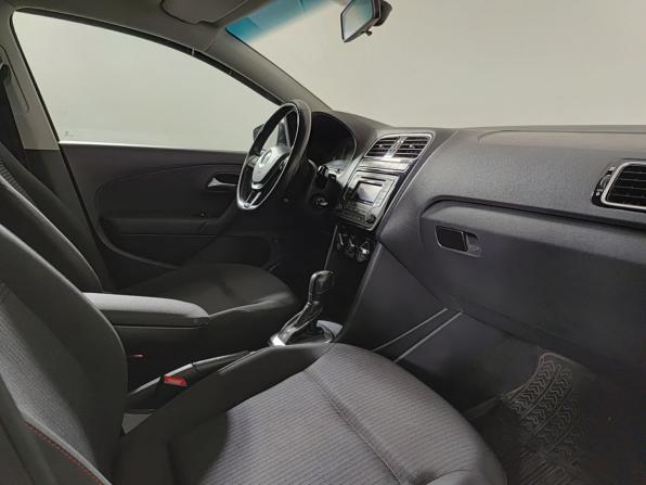 Volkswagen Polo V Рестайлинг с пробегом 2017 года, цена 1 249 000 рублей, 104090 км, седан, Автокод Объявления