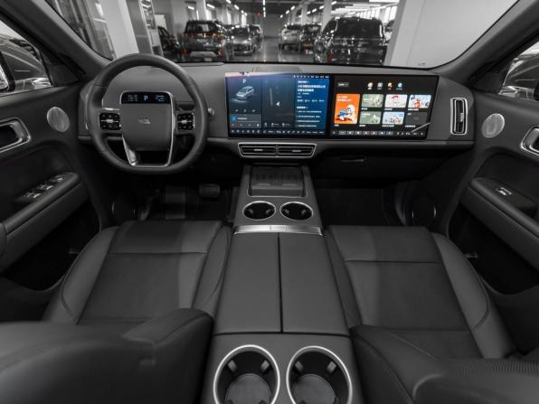 Li Auto (Lixiang) L9 I Рестайлинг с пробегом 2025 года, цена 10 700 000 рублей, 44 км, внедорожник, Автокод Объявления
