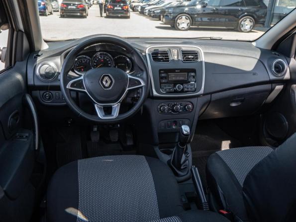Renault Logan II Рестайлинг с пробегом 2022 года, цена 980 000 рублей, 109742 км, седан, Автокод Объявления
