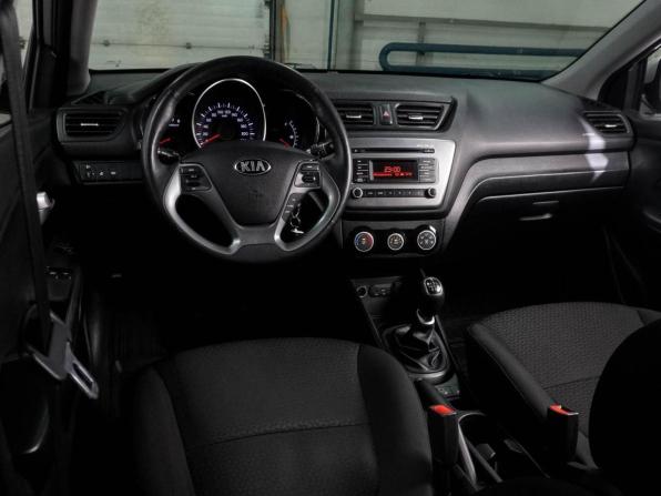 Kia Rio III Рестайлинг с пробегом 2017 года, цена 1 099 000 рублей, 135266 км, седан, Автокод Объявления