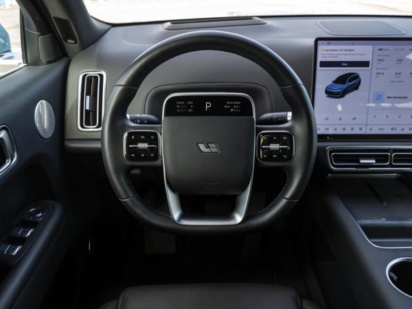 Li Auto (Lixiang) L9 I с пробегом 2023 года, цена 7 437 000 рублей, 10592 км, внедорожник, Автокод Объявления