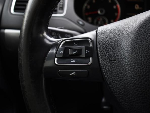 Volkswagen Jetta VI с пробегом 2011 года, цена 965 000 рублей, 259895 км, седан, Автокод Объявления