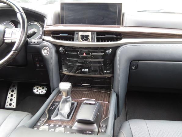 Lexus LX III Рестайлинг 2 с пробегом 2021 года, цена 13 350 000 рублей, 70500 км, внедорожник, Автокод Объявления