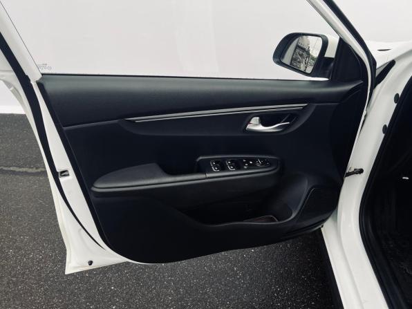 Kia Rio IV с пробегом 2018 года, цена 1 280 000 рублей, 185000 км, хэтчбек, Автокод Объявления