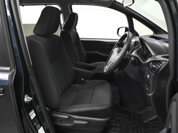 Toyota Voxy III (R80) с пробегом 2014 года, цена 1 819 000 рублей, 99824 км, минивэн, Автокод Объявления