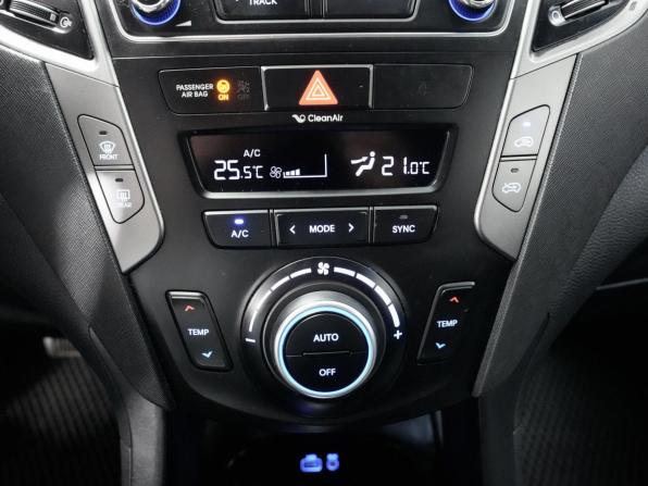 Hyundai Santa Fe III Рестайлинг с пробегом 2017 года, цена 2 373 000 рублей, 124760 км, внедорожник, Автокод Объявления