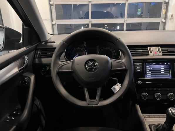 Skoda Octavia III (A7) Рестайлинг с пробегом 2019 года, цена 1 671 000 рублей, 142935 км, лифтбек, Автокод Объявления