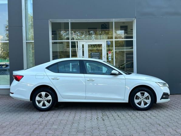 Skoda Octavia IV (A8) с пробегом 2021 года, цена 2 279 000 рублей, 69436 км, лифтбек, Автокод Объявления