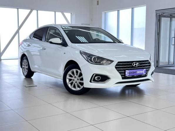 Hyundai Solaris II с пробегом 2017 года, цена 1 379 000 рублей, 112529 км, седан, Автокод Объявления