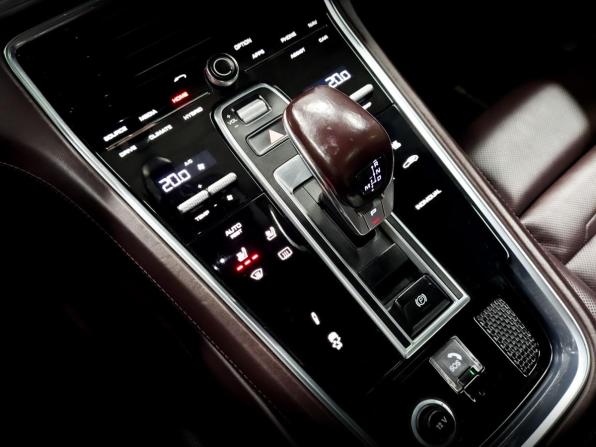 Porsche Panamera II с пробегом 2017 года, цена 5 990 000 рублей, 109000 км, лифтбек, Автокод Объявления