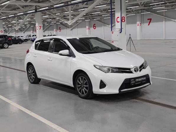 Toyota Auris II с пробегом 2013 года, цена 725 000 рублей, 221106 км, хэтчбек, Автокод Объявления