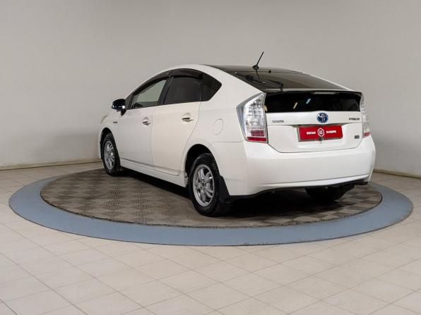 Toyota Prius III (XW30) с пробегом 2009 года, цена 999 900 рублей, 254000 км, лифтбек, Автокод Объявления