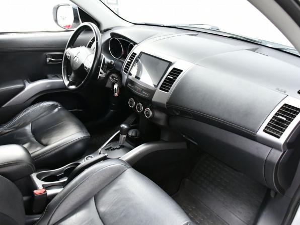 Mitsubishi Outlander II Рестайлинг с пробегом 2010 года, цена 1 255 000 рублей, 276009 км, внедорожник, Автокод Объявления