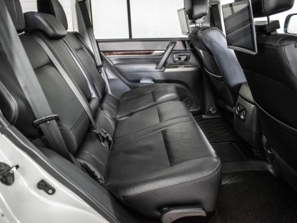Mitsubishi Pajero IV Рестайлинг 2 с пробегом 2019 года, цена 3 350 000 рублей, 90000 км, внедорожник, Автокод Объявления