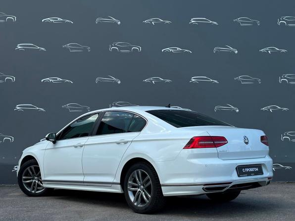 Volkswagen Passat B8 с пробегом 2018 года, цена 2 088 300 рублей, 95397 км, седан, Автокод Объявления