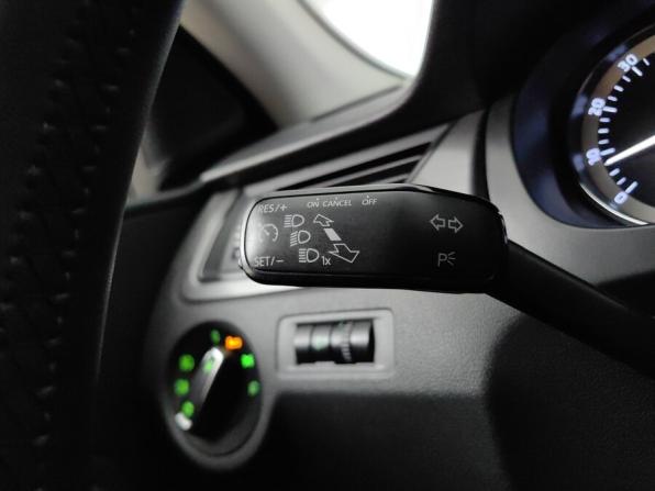 Skoda Rapid I Рестайлинг с пробегом 2019 года, цена 825 000 рублей, 236293 км, лифтбек, Автокод Объявления