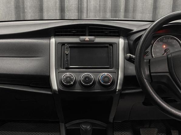 Toyota Corolla XI (E160 E170) Рестайлинг 2 с пробегом 2019 года, цена 1 270 000 рублей, 64800 км, универсал, Автокод Объявления