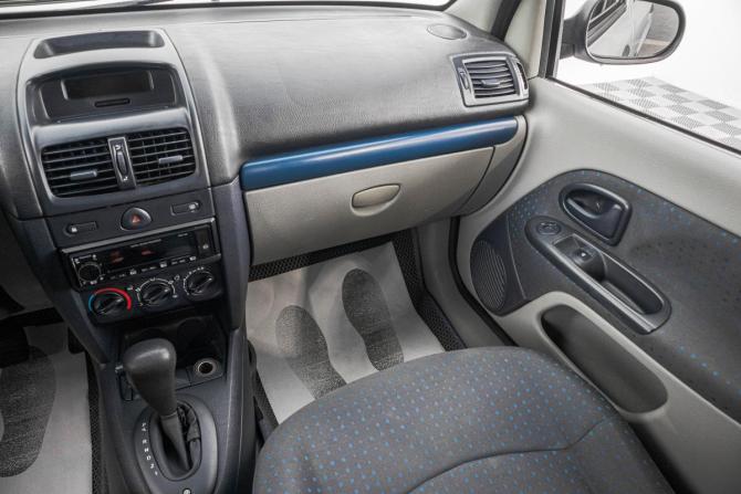 Renault Clio II Рестайлинг 2 с пробегом 2004 года, цена 399 000 рублей, 199000 км, хэтчбек, Автокод Объявления