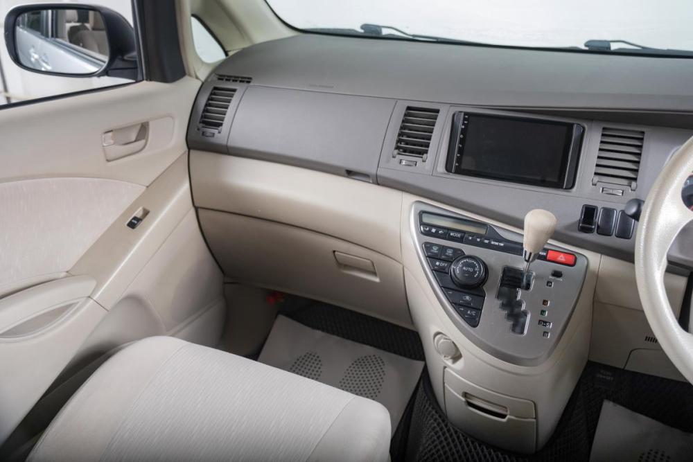 Toyota ISis I Рестайлинг Томск  - изображение 12