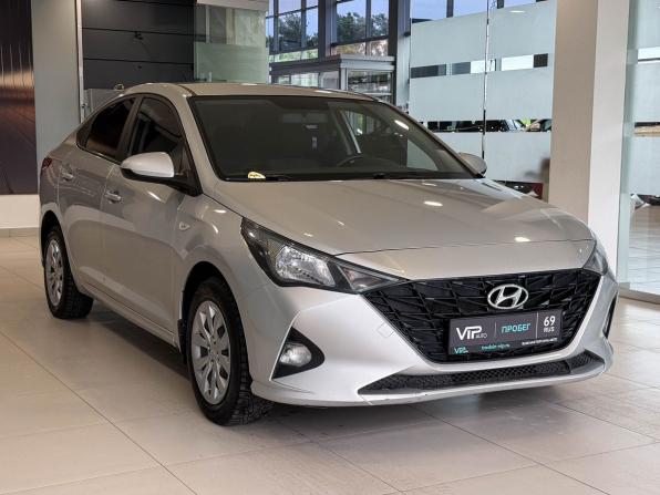 Hyundai Solaris II Рестайлинг с пробегом 2022 года, цена 1 375 000 рублей, 140186 км, седан, Автокод Объявления