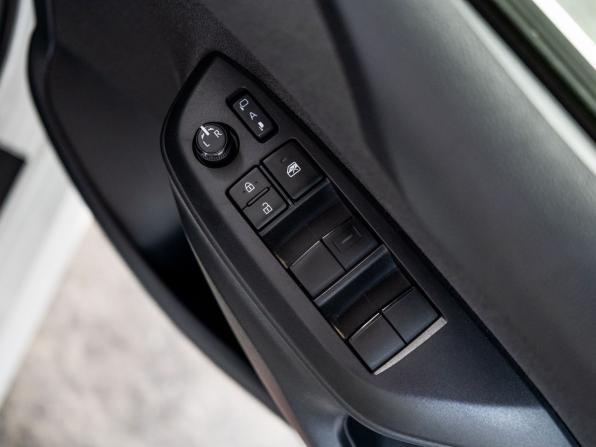 Toyota Yaris IV с пробегом 2020 года, цена 1 040 000 рублей, 130895 км, хэтчбек, Автокод Объявления