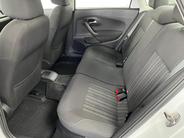 Volkswagen Polo V Рестайлинг с пробегом 2018 года, цена 1 288 000 рублей, 81632 км, седан, Автокод Объявления