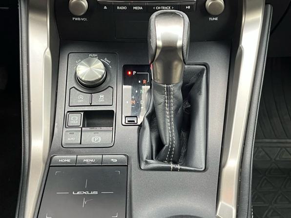 Lexus NX I Рестайлинг с пробегом 2018 года, цена 2 390 000 рублей, 261496 км, внедорожник, Автокод Объявления
