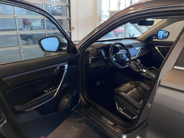Geely Atlas Pro с пробегом 2023 года, цена 2 440 000 рублей, 58768 км, внедорожник, Автокод Объявления