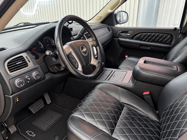 Chevrolet Tahoe III с пробегом 2013 года, цена 2 250 000 рублей, 208443 км, внедорожник, Автокод Объявления