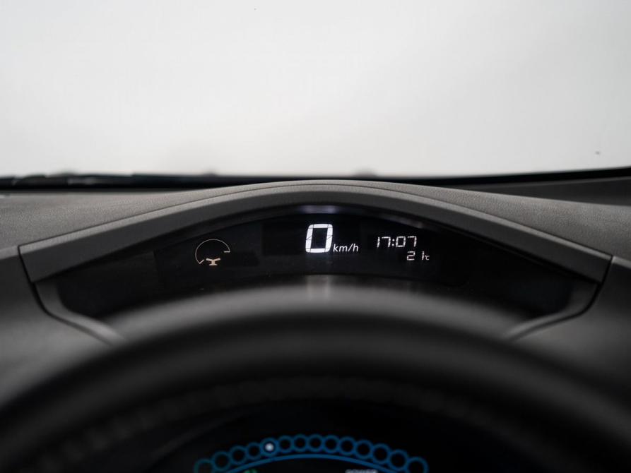 Nissan Leaf I (ZE0/AZE0) Иркутск  - изображение 10