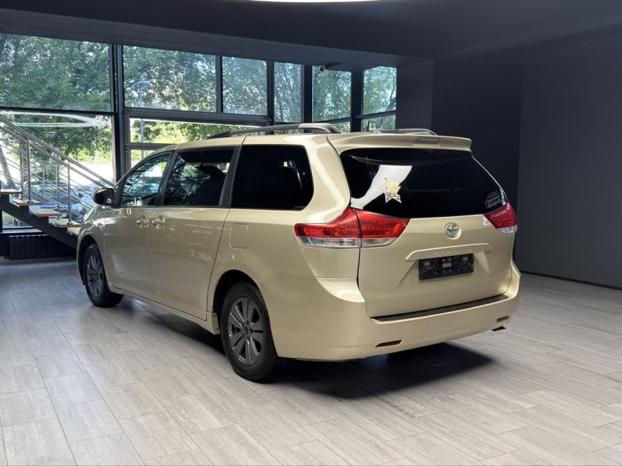 Toyota Sienna III Москва  - изображение 4