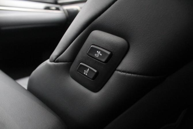 Lexus ES VII Рестайлинг с пробегом 2021 года, цена 4 350 000 рублей, 72191 км, седан, Автокод Объявления
