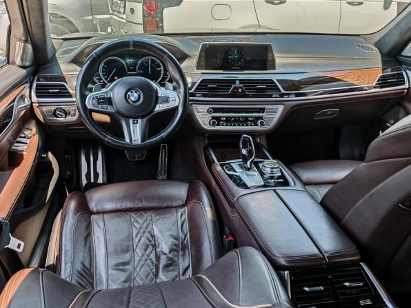 BMW 7 серии VI (G11/G12) с пробегом 2017 года, цена 4 560 000 рублей, 130165 км, седан, Автокод Объявления