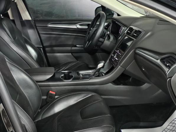 Ford Mondeo V с пробегом 2017 года, цена 1 390 000 рублей, 381300 км, седан, Автокод Объявления