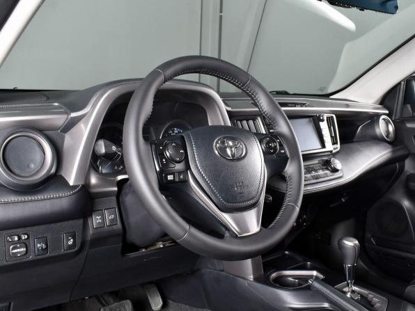 Toyota RAV4 IV (XA40) Рестайлинг с пробегом 2017 года, цена 2 469 995 рублей, 194300 км, внедорожник, Автокод Объявления