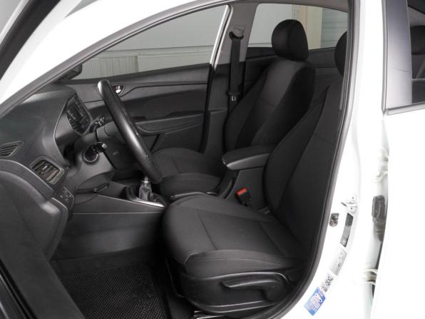 Hyundai Solaris II с пробегом 2018 года, цена 1 309 000 рублей, 97342 км, седан, Автокод Объявления