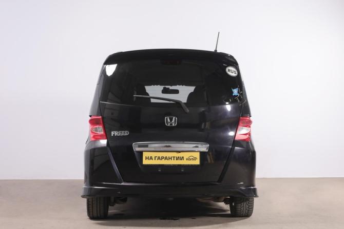 Honda Freed II с пробегом 2017 года, цена 1 599 000 рублей, 73000 км, компактвэн, Автокод Объявления